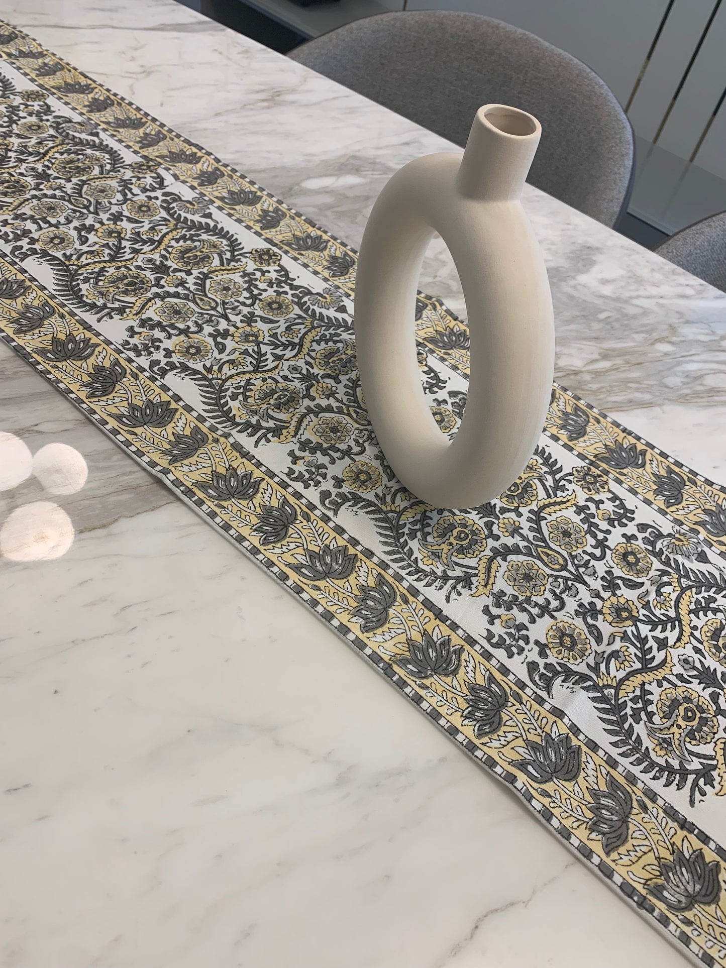Vihaan Table Runner